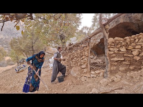 Jahangir is trying to build the walls of the shelter with