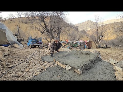 Creativity in nomadic life Making sinks with natural