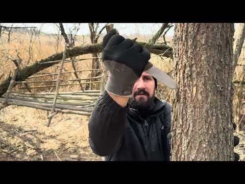 Building a Suspended Survival Shelter Above the Ground