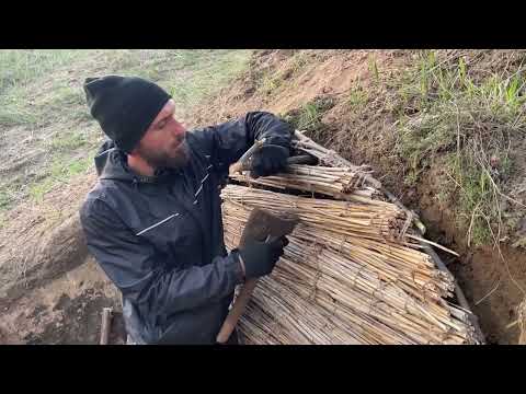 Building a Warm and Cozy Dugout for Survival Secret Cave