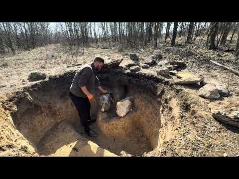 Building a warm and cozy dugout in the shape of a dome