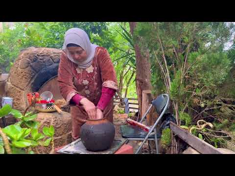 Living simply and warmly in a Palestinian mountain village