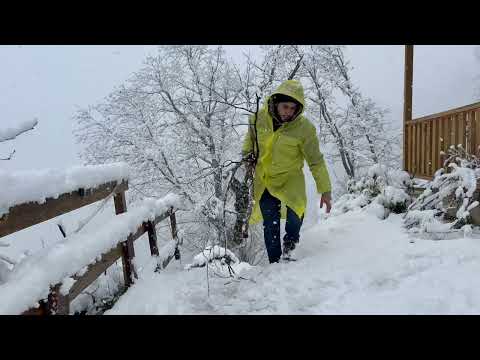 Two hours of life in Türkiye s snowy villages Simple