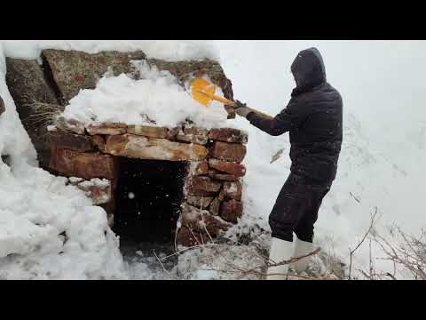 Building a safe and sturdy shelter from rocks Battling