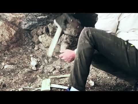24h Alone in the blizzard Building a stone house shelter to