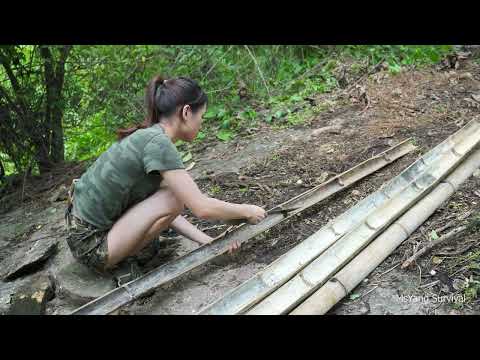 Bathing in natural water and catching stream fish Build