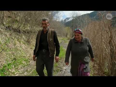 Terkedilmiş Köydeki Mutlu Çift Belgesel Film