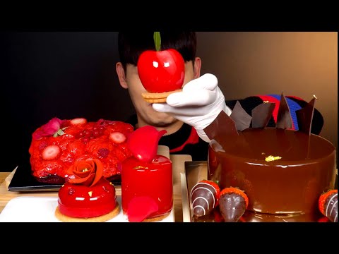 ASMR 새빨간 라즈베리 아이스크림 케이크와 진한 초코 글레이즈케이크 먹방 Red Dessert With