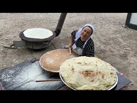 BİTMEYEN KÖY İŞLERİNİN ÜZERİNE BİRDE YUFKA EKMEĞİ YAPIMI