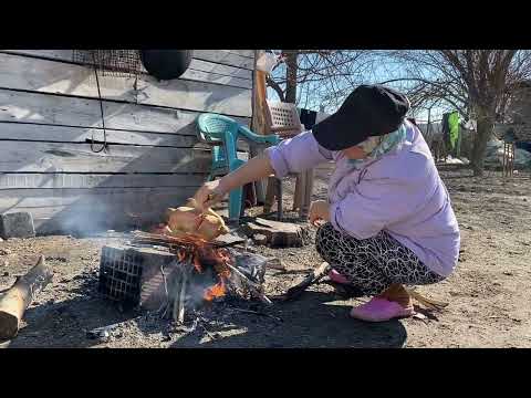 Köy Tavuğu Suyuna Pilav ve Mevsim Salatası