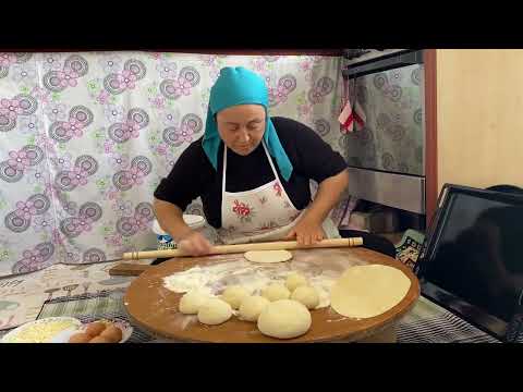 FIRINDA YAPTIRMAYA SON EVDE PİDE YAPIMI KAŞARLI YUMURTALI