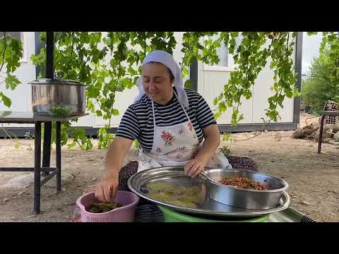 ÜZÜM KORUĞUNDAN PARMAK YEDİRTEN LEZZET TEVEK YAPRAK SARMASI