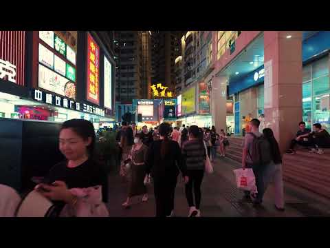 Walking in the street in Shenzhen Dongmen Surprisingly