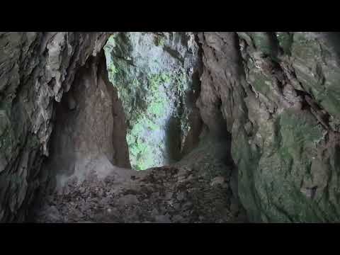 Crossing a Secret Cave at 1 000m I Found a New World