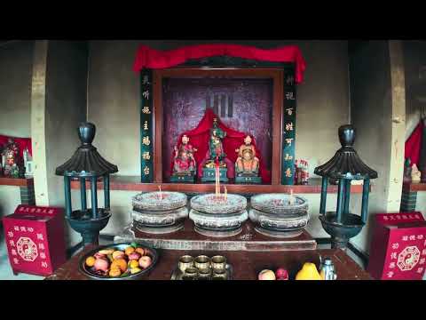 China s House Built on 1000 meter Mountain Top What s