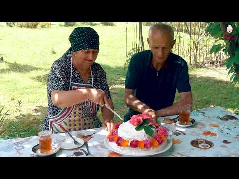 Sweet Grandma s Homemade Cake Recipe Decorated with Real