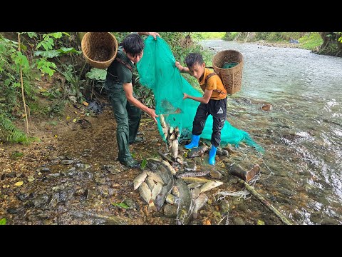 Life in the highlands Khai Hiep setting traps to block the