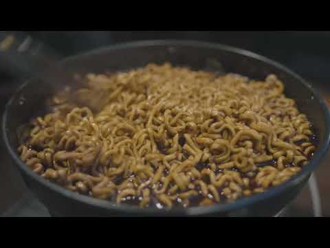 캠핑 브이로그 폭우 쏟아지는 흐린 숲 속의 강아지와 우중캠핑 아디다스 테렉스 텐트 빗소리 ASMR