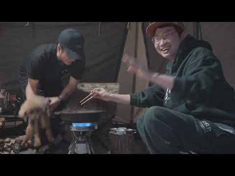 캠핑 브이로그 겨울 산장의 포근함을 담은 텐트 안 강아지와 힐링캠프 화목난로 장작 소리 ASMR