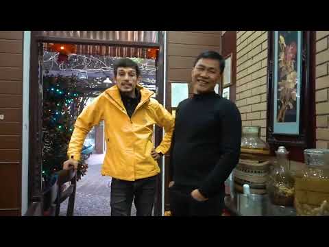 Vietnam daki Bu Restoranda Yılan ve Ko pek Eti yiyorlar