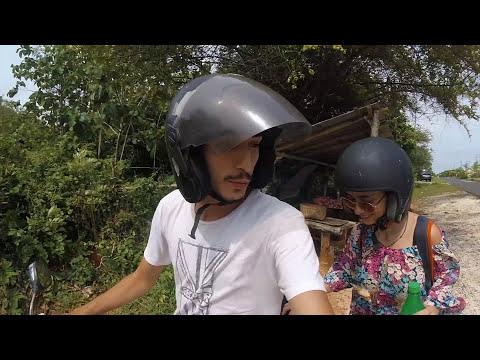 Ormanın İçinde TERK EDİLMİŞ Uc ak Bulduk Uçakta Birisi Yas