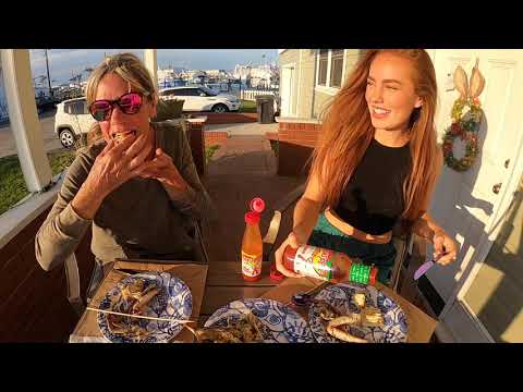 Crab Picking part 2 of catch cook
