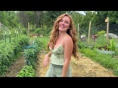 THRIVING Garden Tour with Heidi Tomatoes Peppers Potatoes