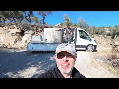 MUĞLA DA KÖY EVİ TADİLATI FOSEPTİK İÇİN İŞ MAKİNESİ GELDİ