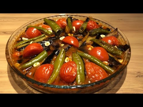 Evde yine çok güzel yemek var patlıcan yemeği nasıl yapılır