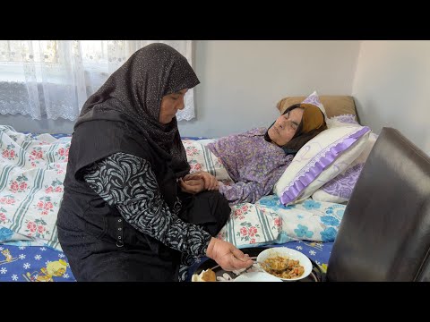 74 yaşında 94 yaşında olan annesine bakıyor