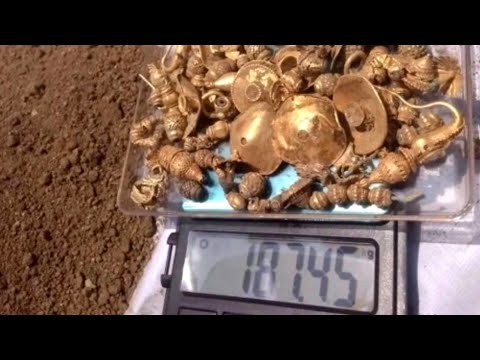 İşaretli Büyük Kayaların Arasında Define Kasası Buldum