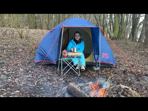 Solo Girl Winter Camping in Strong Winds Cooking in the