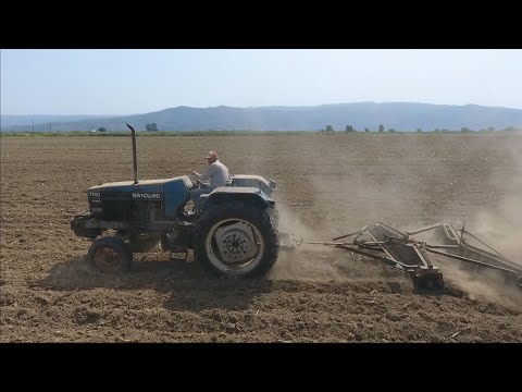Bu Traktör New Holland mı Ford mu