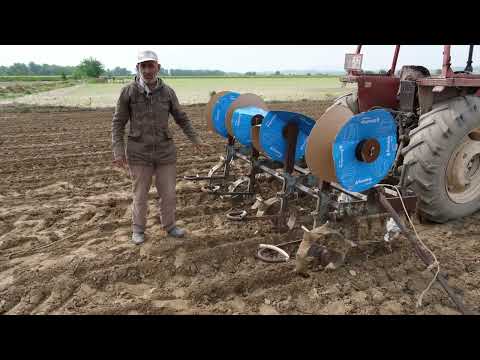 İYİ DÜŞÜNÜLMÜŞ ÇİFTÇİ YAPIMI SEBZE DİKİM MAKİNASI