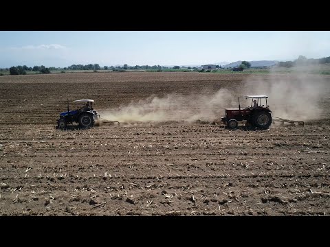 Öndeki Traktör Kaçacak Delik Arıyor