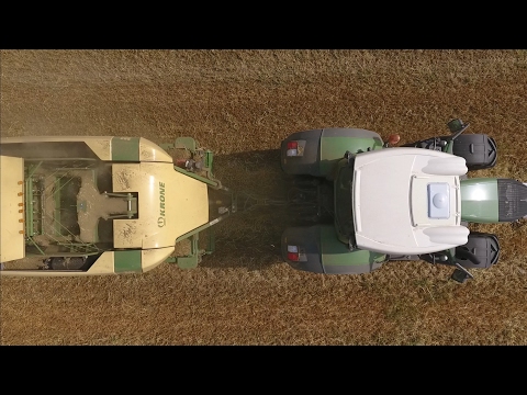 New Holland topluyor Fendt basıyor