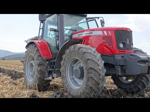 Kara Toprakta Nadas Ünlü Pulluk Massey Ferguson 6480 Dyna 6