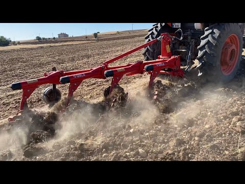 PİYANO GİBİ PULLUKLA TAŞLI TARLADA KUBOTA TRAKTÖR NADASI