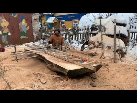Распиловка бревна бензопилой stihl на слэбы Sawing logs