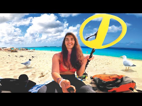 Metal Detecting the Most Popular Beach on Paradise Island