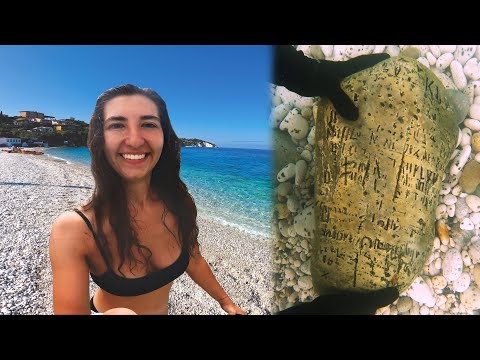 Mysterious Stone found Underwater Metal Detecting