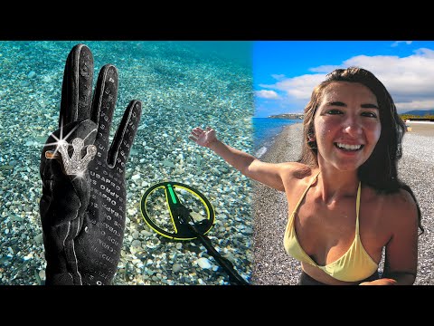 I Found a MASSIVE Gold Diamond Ring Metal Detecting