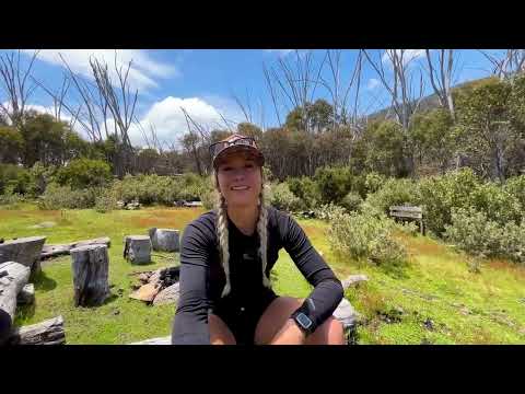 2 GIRLS TAKE AUSTRALIA S TALLEST MOUNTAIN MT KOSCIUSZKO