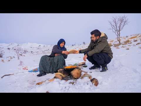 Dağlarda Soğuk Bir Kış Günü Kar Suyuyla Pişirilmiş Serpme