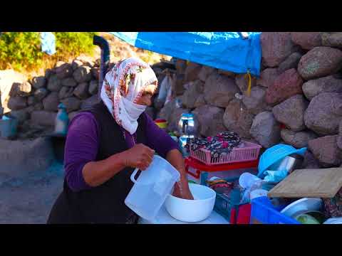 Yayla da Köy Kahvaltısı ve Peynir Eritme Dağ Yaşantısı