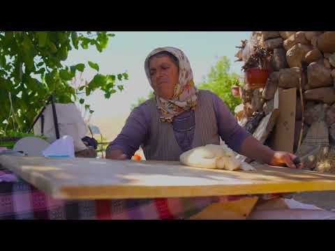 Yaylada Geleneksel Yufka Yapımı Yöresel Peynir Böreği