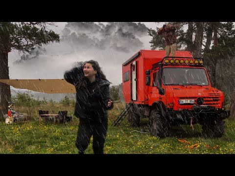 KAMPTA ŞİDDETLİ DOLU YAĞIŞINDA KARAVANI ZOR KURTARDIK