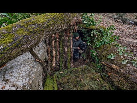 BUSHCARFT CAMP and WARM SURVIVAL SHELTER Winter Camping in