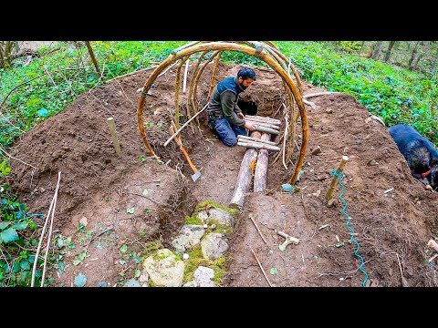 7 Days SURVIVAL Camping In RAIN Forest UNDERGROUND BUNKER