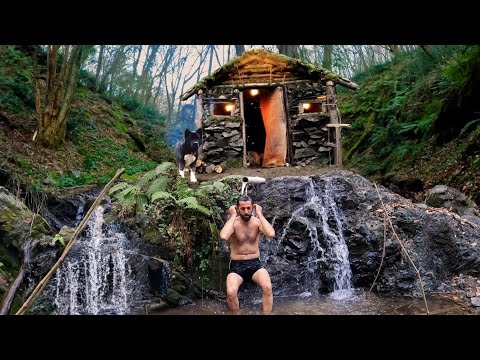 Building STONE HOUSE Bushcraft SHELTER to SURVIVAL 3 DAYS